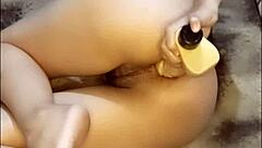 jovencita masturbandose y mostrando su hermoso culo