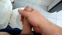 Solo boy's morning pipe dream in Spanish
