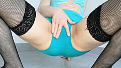 blue fairy hap-pee wetting huge pussy lips at carnival