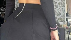 Ellie Leen Reaches Orgasm With Dildo Anal