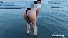 Meeting an anonymous person on the beach and inviting them to record a full video on red