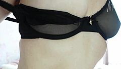 Amateur tits flashing in extreme conditions
