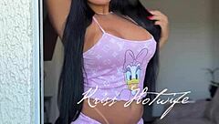 I saw the naked neigbor waiting for me at the best fan club, she was so hot