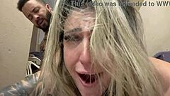 In the alley, they make passionate love without protection