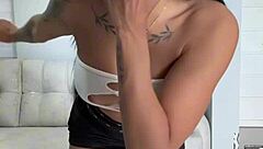 Big tits and ass worship in Colombian porn video