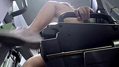 i saw this teen squirting extremely in the gym