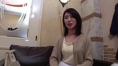 Beautiful Asian MILF in homemade video