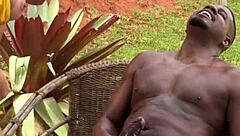 現場で巨根作業員に生ハメされる女上司