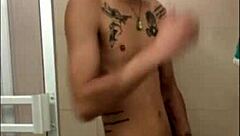 HERMANASTRA PEQUEÑA CACHONDA LE GUSTA QUE SU HERMANO LA FOLLE DURO