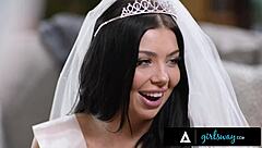 Emma Magnolia Shows Holly Day Real Striptease!