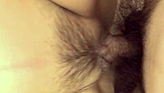 Horúca japonská MILF túži po divokom prstovaní