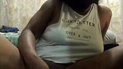 My first time squirting, I wet everything with this vibrator! 😍