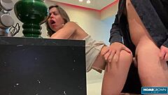 does scarlett taylor give a wild blowjob while driving?