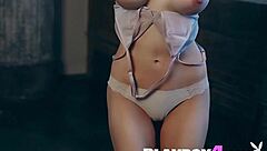 Stunning MILF Morgan Hovanek'ssa strip tease in lingerie