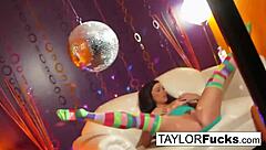 Hot 70s sluts finger cunts!