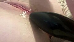 Preparation and stretching of the anal hole with a plug