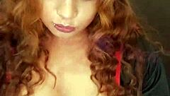 Naruto's girl masturbates with a curvy and sexy figure