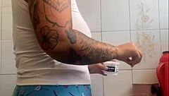 Exhibitionist woman boldly flashes her big pussy for intense affection