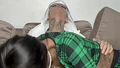 Safada girl stayed on sofa, started sucking without shame