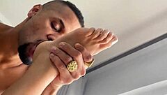 sol's feet get licked until she squirts from footjob