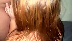 Уродливый сосед ловит меня за дрочкой и я делаю ему минет