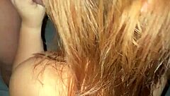 Уродливый сосед ловит меня за дрочкой и я делаю ему минет