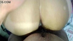 Me encanta follarme a los chicos con pequeña verga