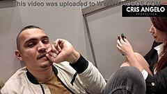 Panne d'ascenseur : Femme mûre séduit son voisin marié avec un anal passionné