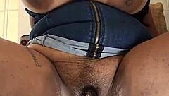 Abellalizz Shows Big Tits and Ass on Webcam