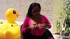 Asian beauty Maxine struggling to take a huge dildo