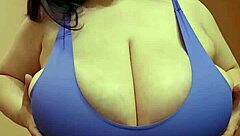 i love huge titty sarah, she's so big and fat