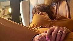 Fine ass tranny uses big dildo intensely