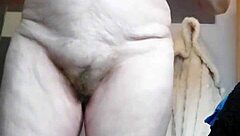 Oma Neukt Kut Met Komkommer German Granny Pussy