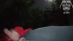 Batendo uma na rua vem beber meu gozo quentinho na sua boca