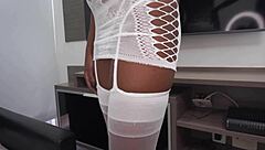Naomi Salle’s bold Brazilian booty bounces fiercely