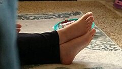 Kinky feet fetish with cute girl in romantic story
