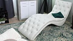 Sam Frost makes sweet teen squirt.