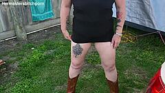 Kiwi MILF pisses outdoors at campground.