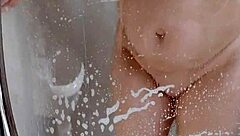 The Naked Housewife Cleaning