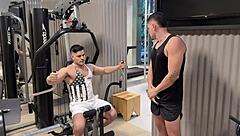 Horny guy fucking his pretty Tesó in the gym
