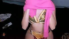 Bonneyuwu as Leia Masturbates with Dildo