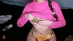 Bonneyuwu as Leia Masturbates with Dildo