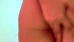 This Colombian beauty opens her ass to amaze