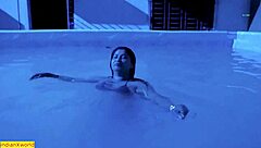 girlfriend cheating with ex lover present