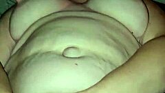 Milf's ass shakes as she gets her bean flicked until hard cum