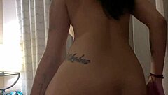 Does this petite latina know how to ride?