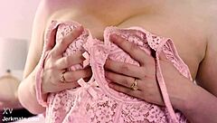 Introducing Vixenminx, the Jerkmate tutorial girl.