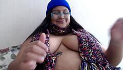 BBW girl protected herself from the cold without clothes