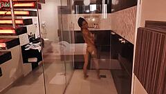 Stepdad delivers stepdaughter’s ass to daddy’s eager hands