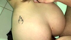 is this foda gostosa with her?